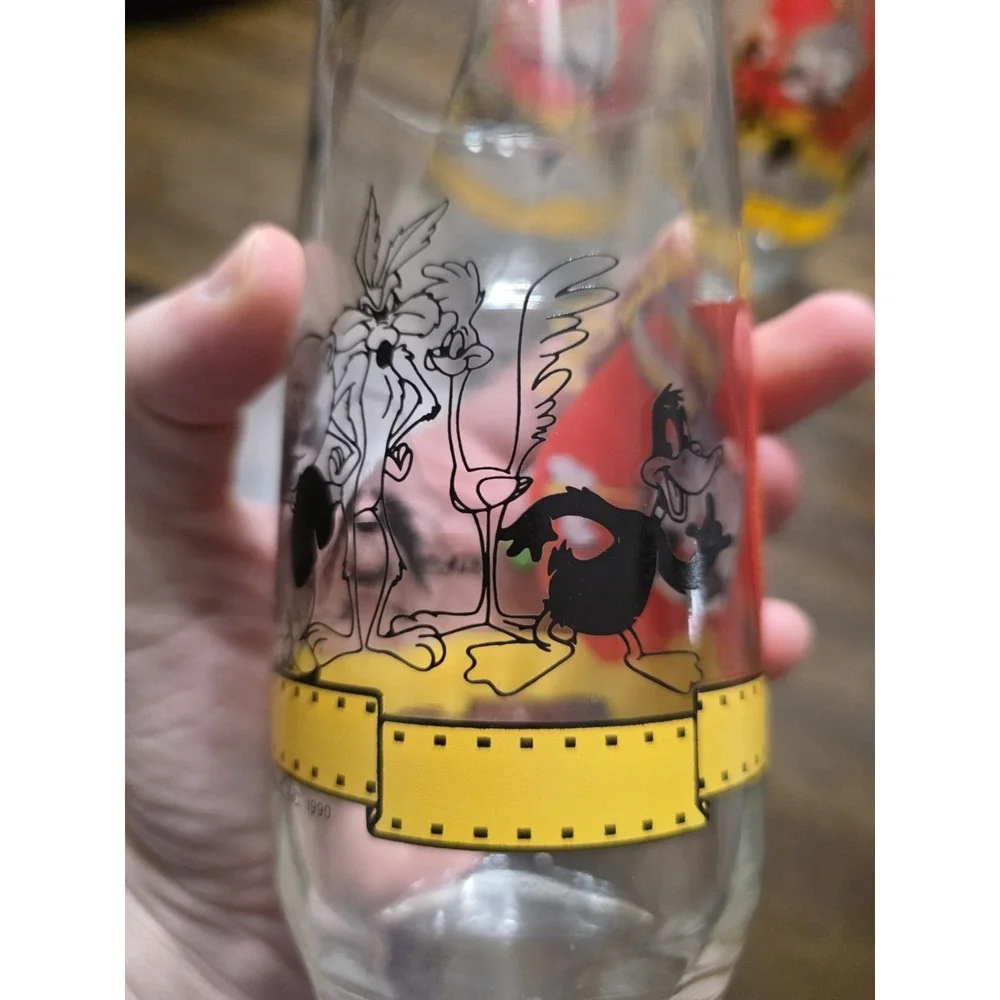 Vintage 1990 Warner Bros Looney Tunes Happy Birthday Bugs Glasses Set of 5‎